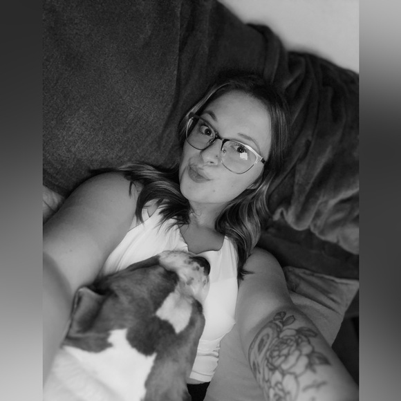 Meet your Posher, Taylor - Picture 3 of 4